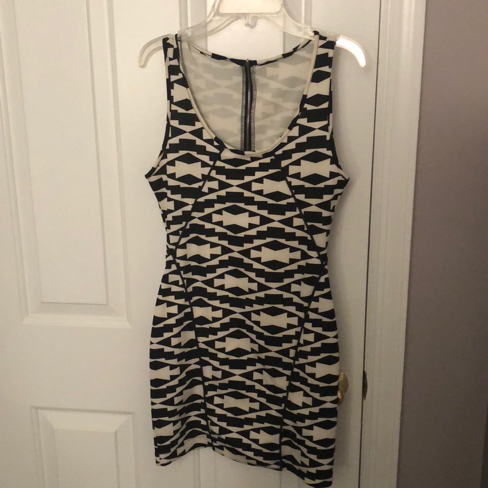 Perfect for a night out and in PERFECT condition!